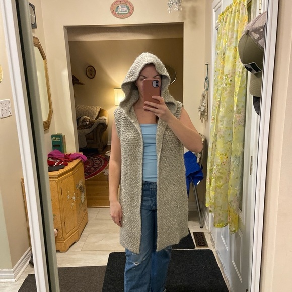 Grey Oversized Knit Sweater Vest by Zara - Picture 7 of 7